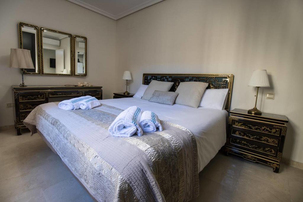 Apartamento Calle Sierpes เซบีญา ภายนอก รูปภาพ