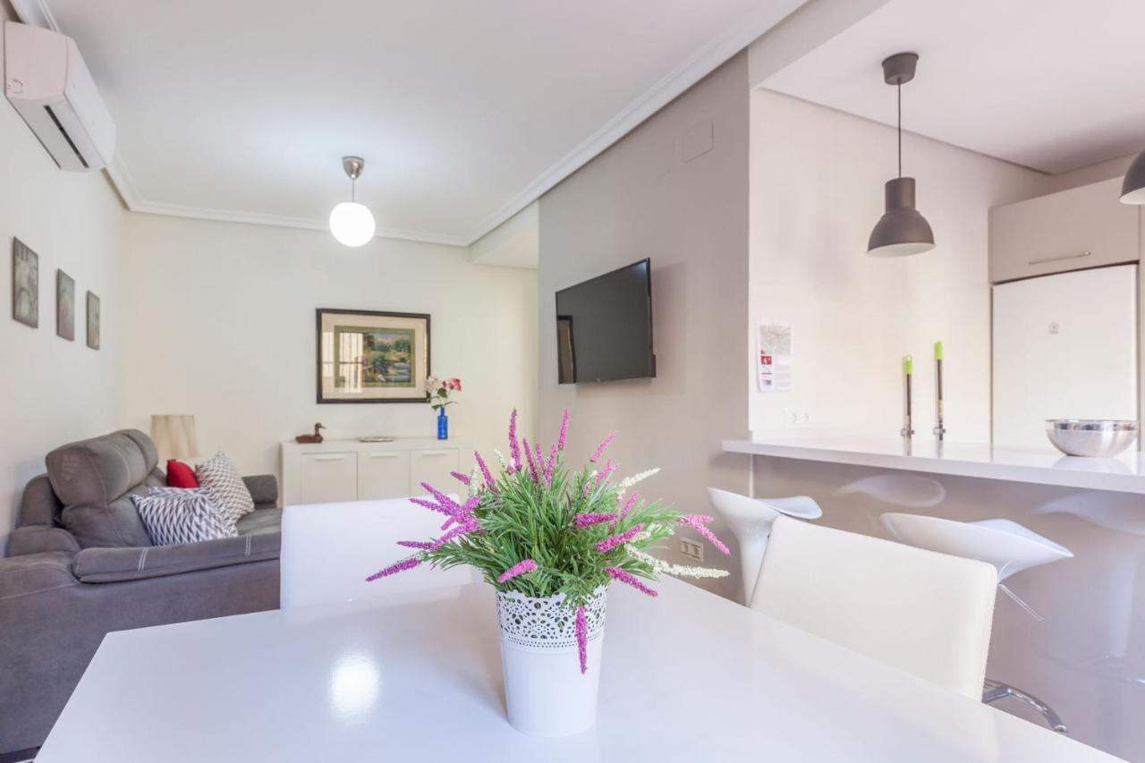 Apartamento Calle Sierpes Apartment เซบีญา ภายนอก รูปภาพ